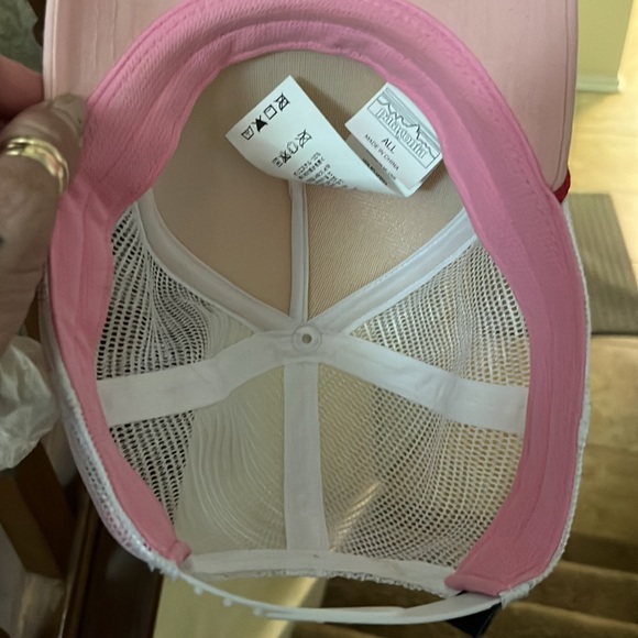 Patagonia Pink hat with wave - Picture 5 of 5